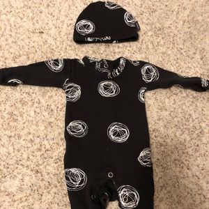 L’ovedBaby Organic Footie with Matching Hat